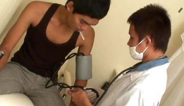 Twink Asian pissing and getting nailed by doctor after exam