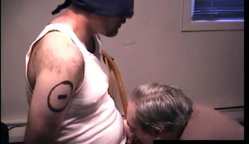 Blindfold straighty dick blown by mature DILF for cum